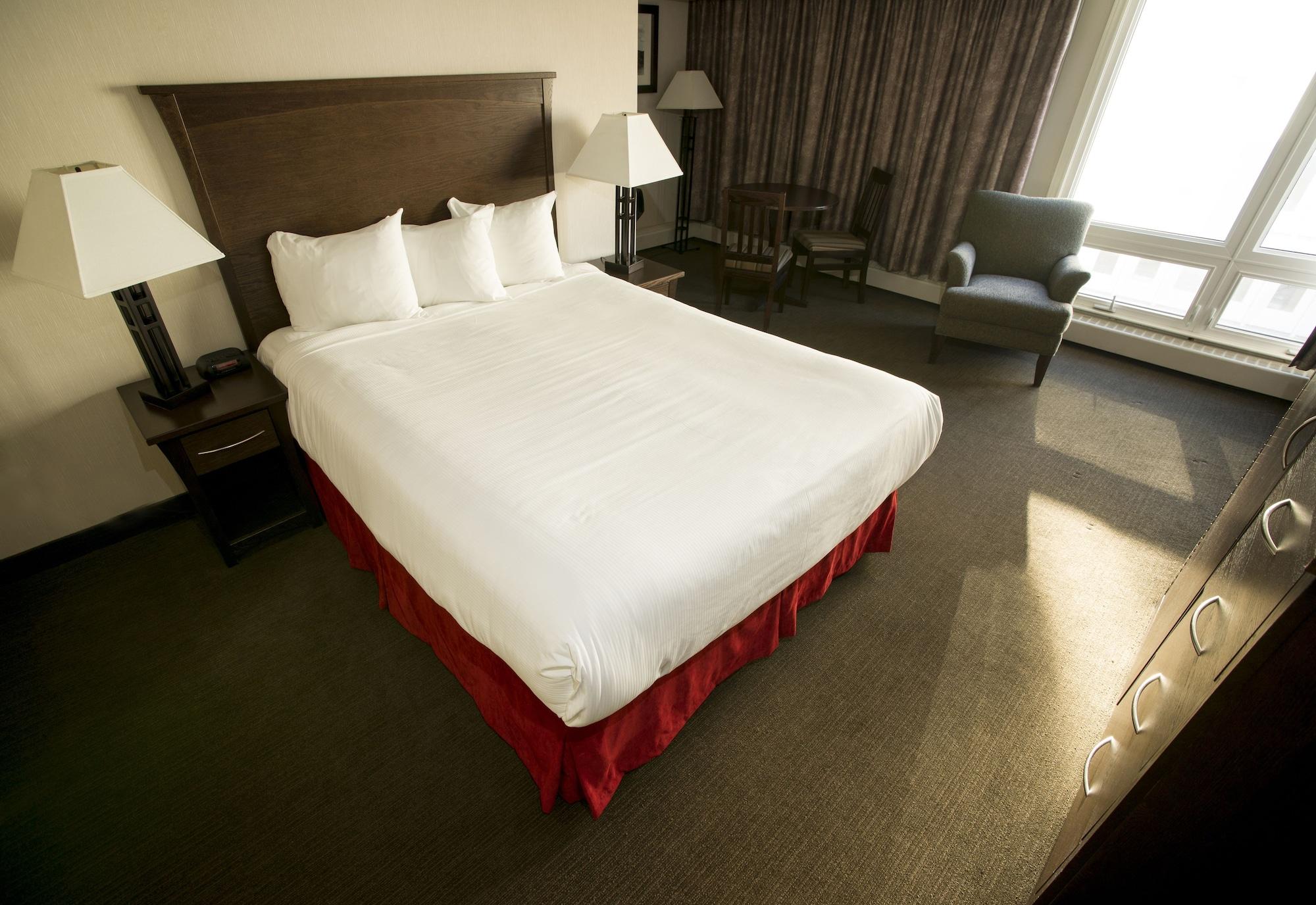 Quality Inn & Suites Йеллоунайф Экстерьер фото
