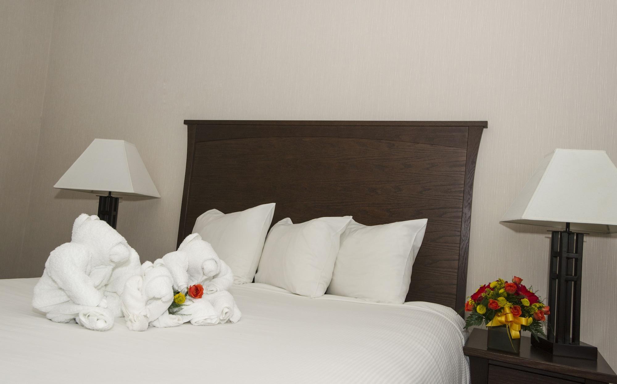 Quality Inn & Suites Йеллоунайф Экстерьер фото